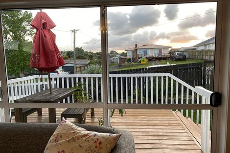 Photo of property in 12 Poto Street, Te Atatu South, Auckland, 0610