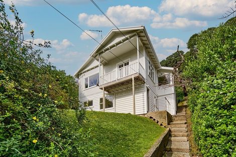 Photo of property in 6 Totara Terrace, Miramar, Wellington, 6022