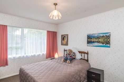 Photo of property in 75 Nimmo Avenue East, Waikanae, 5036