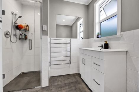 Photo of property in 11 Mccarthy Street, Hawera, 4610