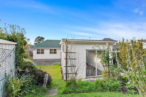 Photo of property in 63 Divich Avenue, Te Atatu South, Auckland, 0610