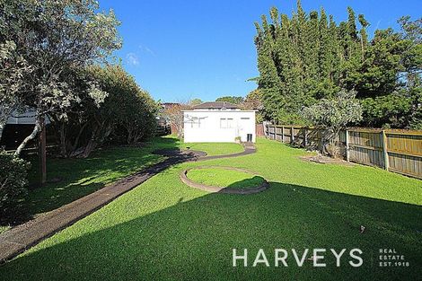 Photo of property in 74 Vodanovich Road, Te Atatu South, Auckland, 0610