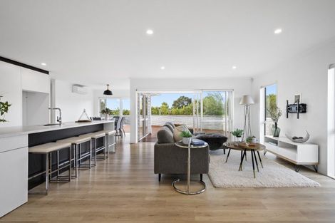 Photo of property in 13 O Ruamano Crescent, Pukekohe, 2120