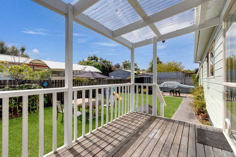 Photo of property in 2/137 Awaroa Road, Helensville, 0800