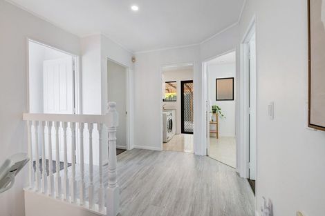 Photo of property in 2/20 Bronzewing Terrace, Unsworth Heights, Auckland, 0632