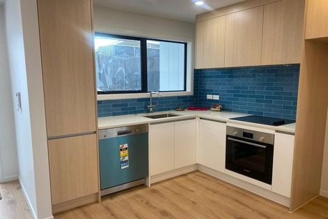 Photo of property in 2/28 Croydon Road, New Lynn, Auckland, 0600