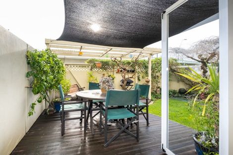 Photo of property in 2/102 Southampton Street West, Hastings, 4122