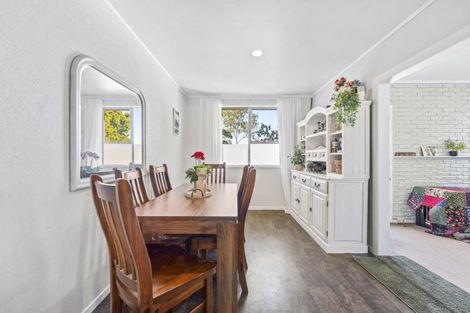 Photo of property in 13 Helleur Road, Massey, Auckland, 0614