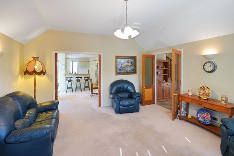 Photo of property in 2/112 Memorial Avenue, Burnside, Christchurch, 8053