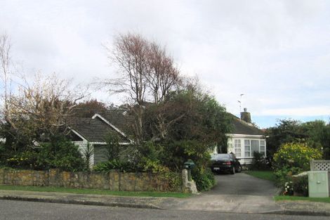 Photo of property in 8 Rawene Street, Waikanae, 5036