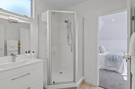 Photo of property in 2/79 Cannon Hill Crescent, Mount Pleasant, Christchurch, 8081