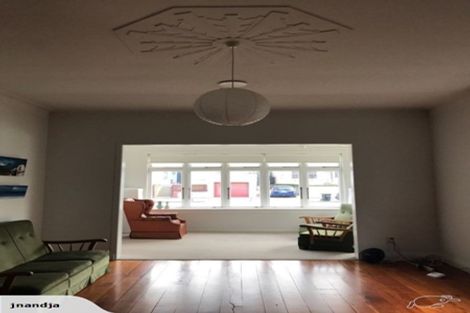 Photo of property in 137 Onepu Road, Lyall Bay, Wellington, 6022