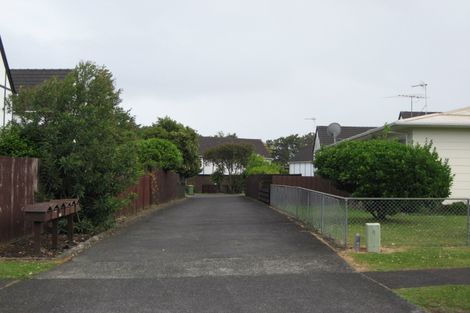 Photo of property in 1/13 Challen Close, Conifer Grove, Takanini, 2112