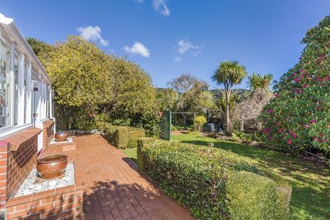 Photo of property in 66 Taylor Terrace, Tawa, Wellington, 5028