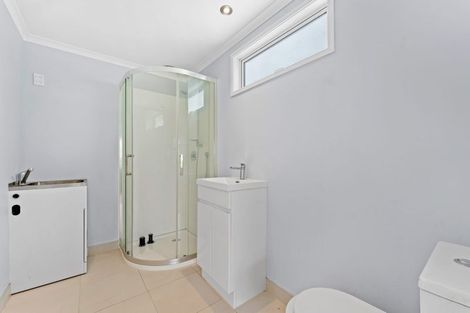 Photo of property in 2a Holiday Road, Stanmore Bay, Whangaparaoa, 0932