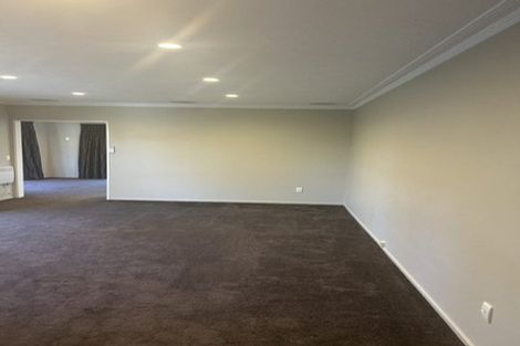 Photo of property in 34 Regency Crescent, Redwood, Christchurch, 8051