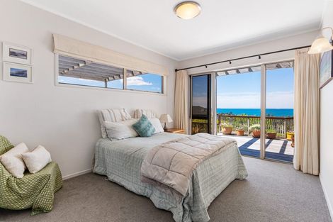 Photo of property in 9 Braemar Road, Castor Bay, Auckland, 0620