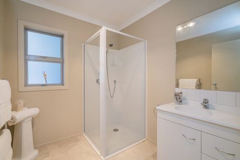 Photo of property in 8 Dotterel Place, Whitianga, 3510