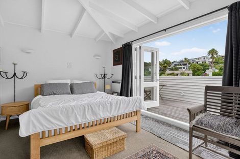 Photo of property in 12 Garmons Way, Castor Bay, Auckland, 0620