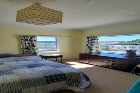 Photo of property in 64 Rolleston Street, Mount Cook, Wellington, 6021