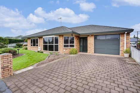 Photo of property in 41 Dalgliesh Avenue, Forest Lake, Hamilton, 3200