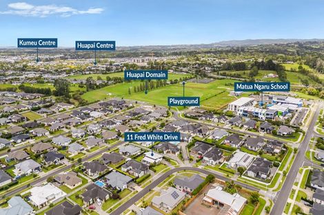 Photo of property in 11 Fred White Drive, Kumeu, 0810