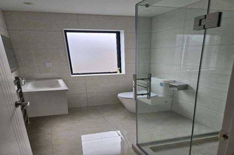 Photo of property in 28b Tiraumea Drive, Pakuranga, Auckland, 2010