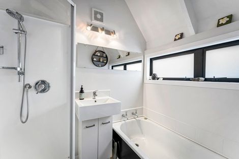 Photo of property in 8f5 Elphinstone Avenue, Strathmore Park, Wellington, 6022