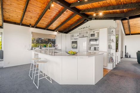 Photo of property in 2/194 Glenvar Road, Torbay, Auckland, 0630