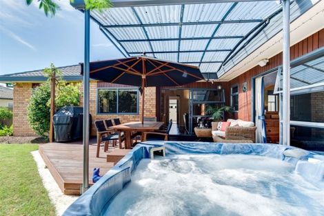 Photo of property in 16 Forbury Way, Taradale, Napier, 4112