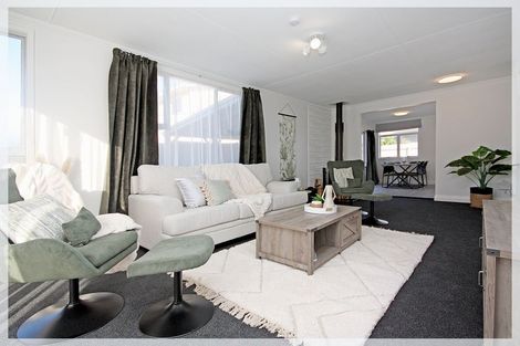 Photo of property in 10 Pratt Avenue, Foxton Beach, Foxton, 4815