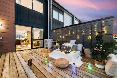 Photo of property in 18 Meritage Lane, Te Atatu South, Auckland, 0610