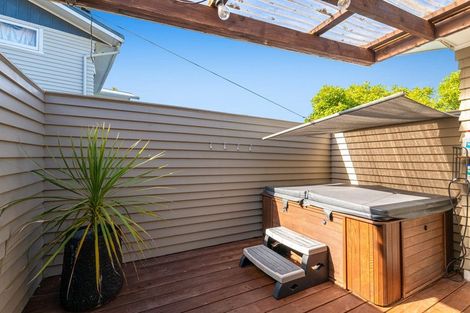 Photo of property in 1/14 Roband Avenue, Glenfield, Auckland, 0629