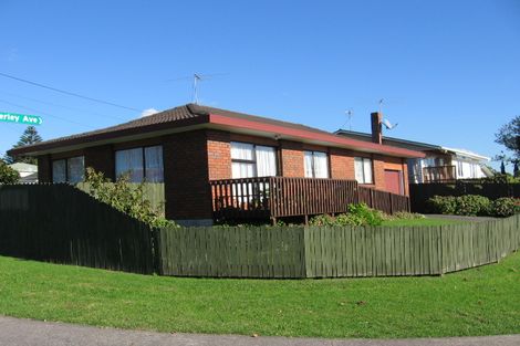 Photo of property in 2/60 Flanshaw Road, Te Atatu South, Auckland, 0610