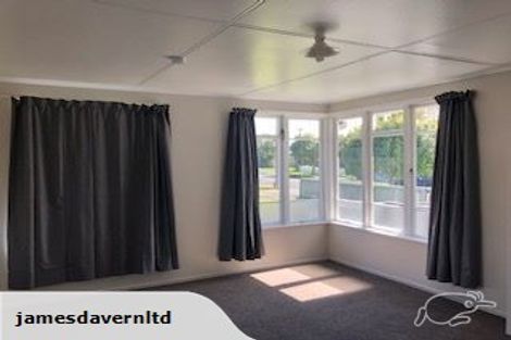 Photo of property in 6 Taipari Road, Te Atatu Peninsula, Auckland, 0610