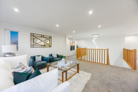 Photo of property in 52 Chesterfield Way, Orewa, 0931