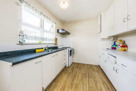Photo of property in 70 Cargill Street, Papakura, 2110