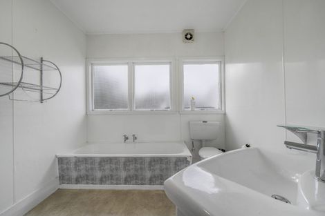 Photo of property in 182 Main North Road, Redwood, Christchurch, 8051