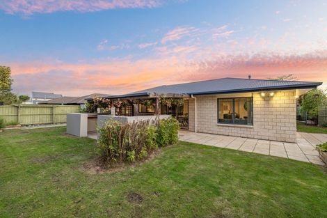 Photo of property in 8 Redfern Street, Northwood, Christchurch, 8051