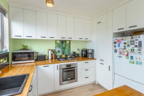 Photo of property in 2 Hornsby Street, Carterton, 5713