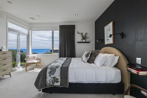Photo of property in 2/5 Beach Street, Fitzroy, New Plymouth, 4312