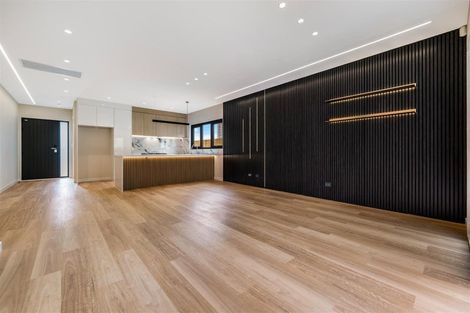 Photo of property in 23 Whakairo Crescent, Gulf Harbour, 0930