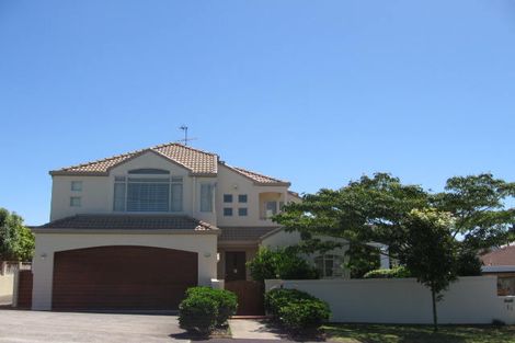 Photo of property in 2/3 Sylvan Park Avenue, Milford, Auckland, 0620