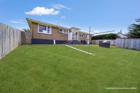 Photo of property in 3 George Street, Clinton, 9534