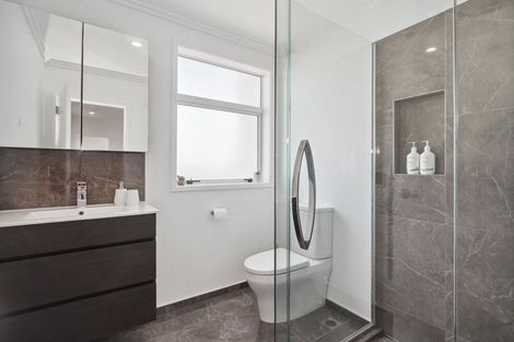 Photo of property in 27 Marine Parade, Hobsonville, Auckland, 0616