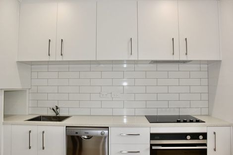 Photo of property in 4 Pangu Way, Mangere, Auckland, 2022