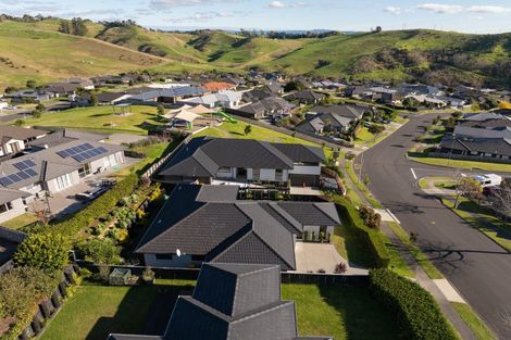 Photo of property in 19 Ballintoy Park Drive, Welcome Bay, Tauranga, 3175