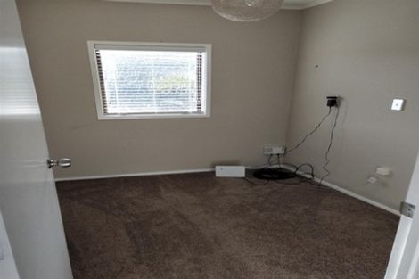 Photo of property in 22 Sturges Road, Henderson, Auckland, 0612