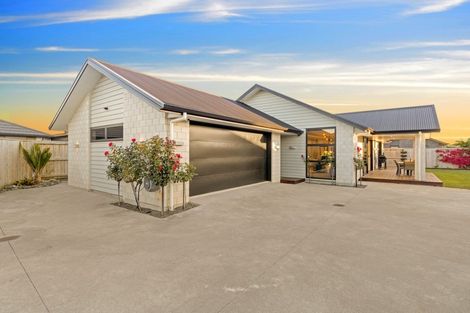 Photo of property in 53 Kahuparere Crescent, Pyes Pa, Tauranga, 3112