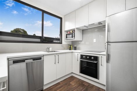 Photo of property in 2/88d Kelvin Road, Papakura, 2110